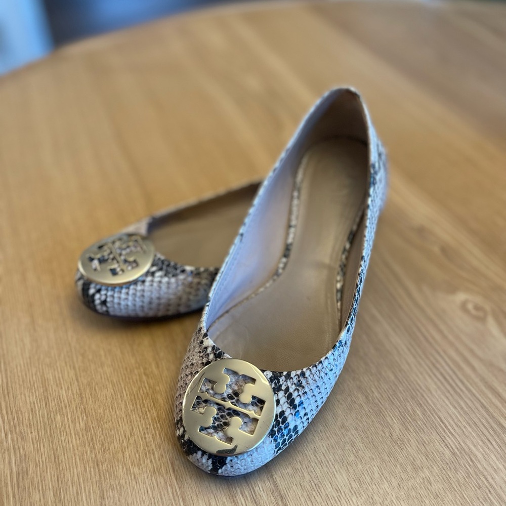 Tory Burch Reva Ballerina Flats Python Print Ballet Shoe Gold Logo 6.5M